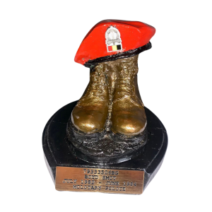 Statuette 1 - logo and colour of your choice